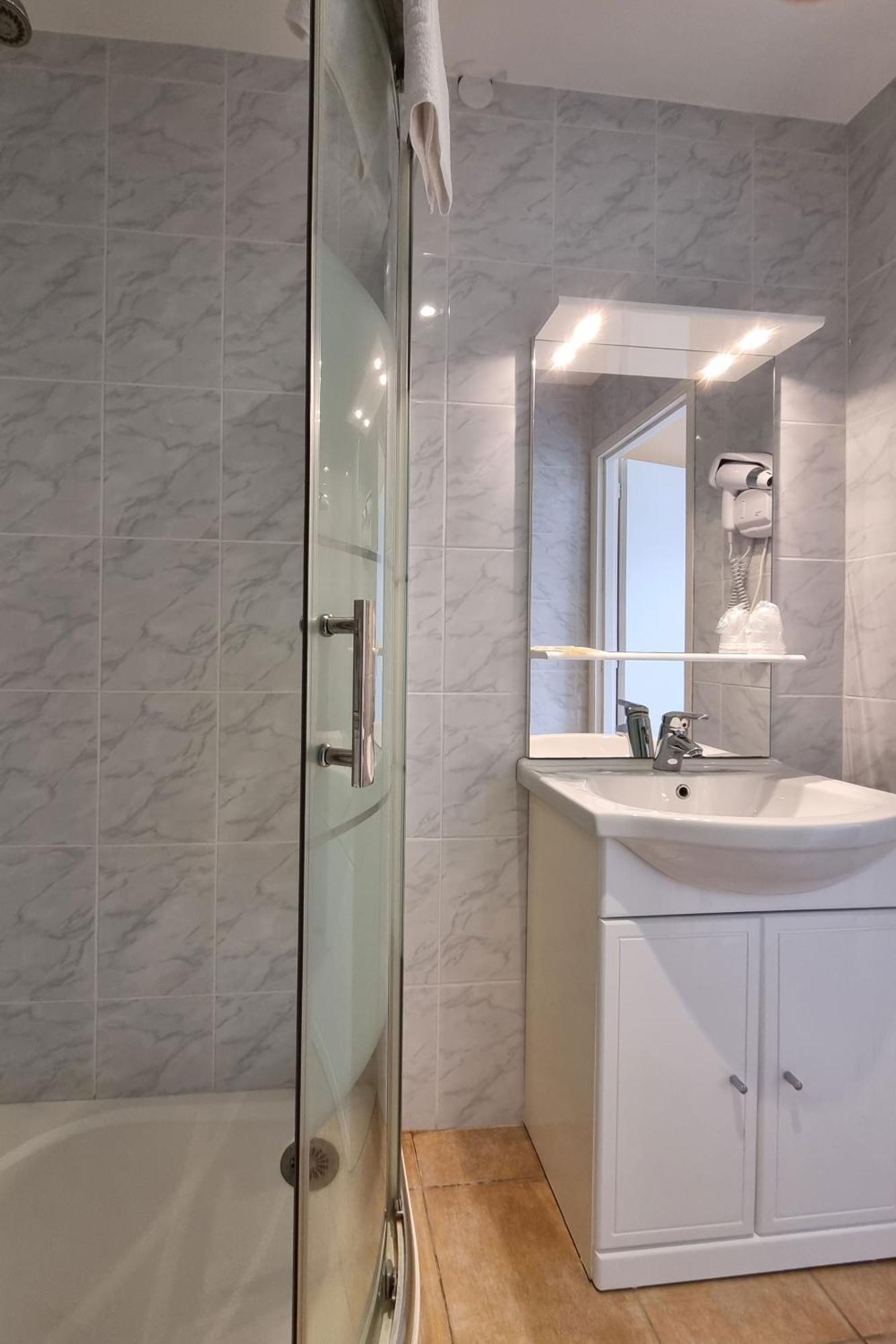 Le Catalan - Hotel Et Appartements Mont-Louis Bagian luar foto