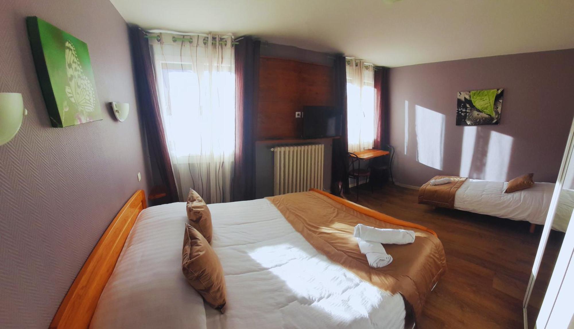 Le Catalan - Hotel Et Appartements Mont-Louis Bagian luar foto