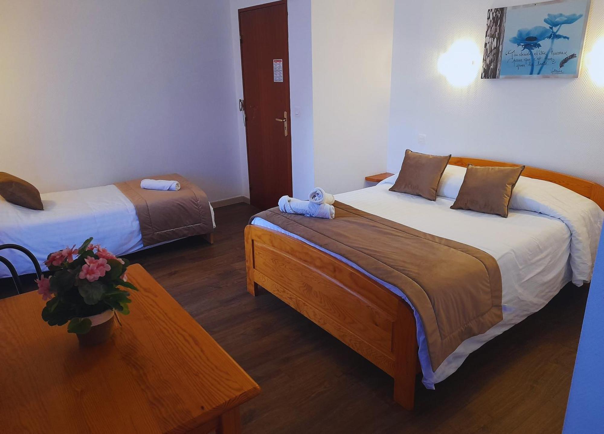 Le Catalan - Hotel Et Appartements Mont-Louis Bagian luar foto