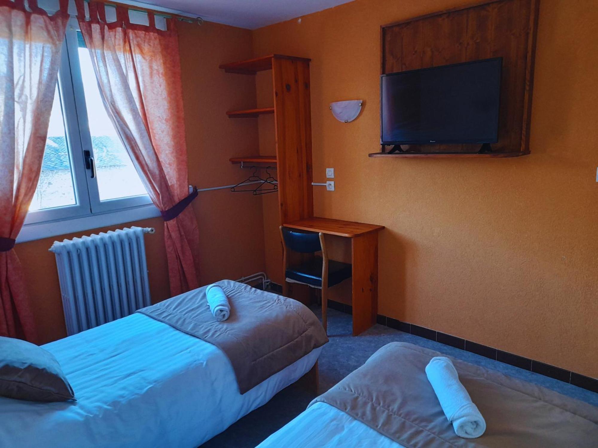 Le Catalan - Hotel Et Appartements Mont-Louis Bagian luar foto